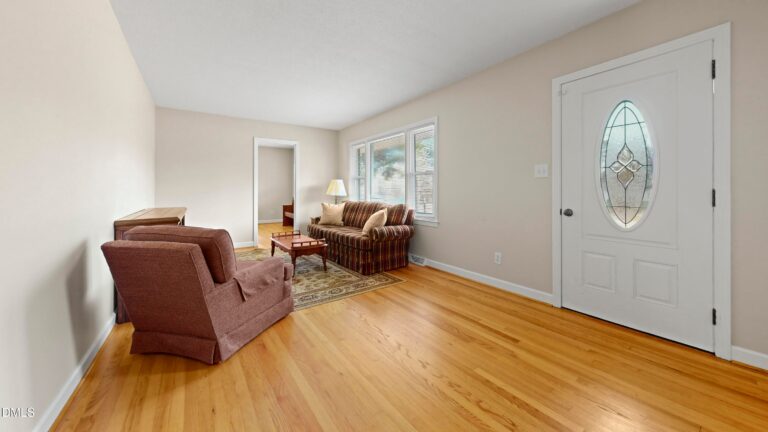 3306 Olivia Road