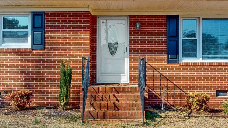 3306 Olivia Road