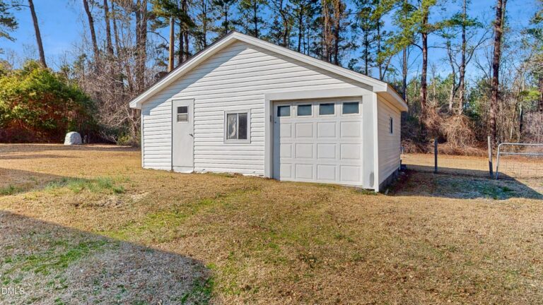 3306 Olivia Road