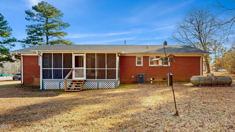 3306 Olivia Road