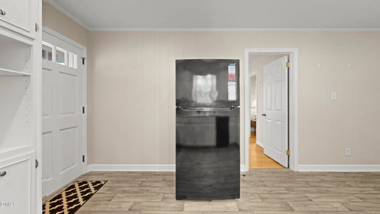 3306 Olivia Road