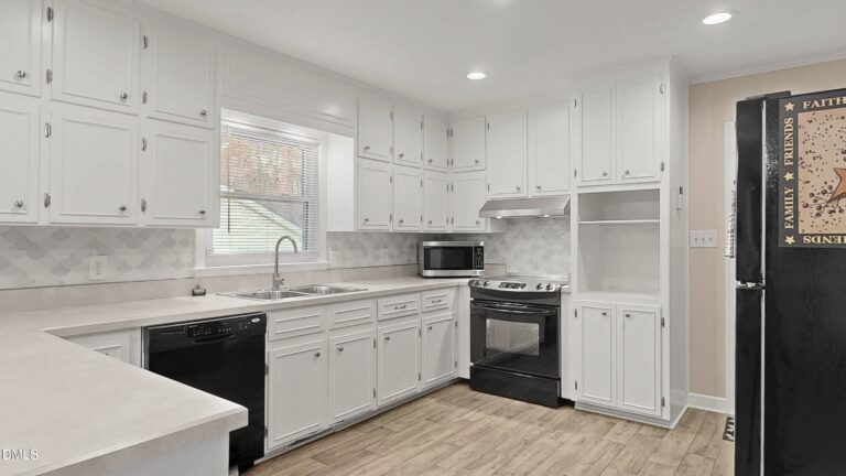 3306 Olivia Road