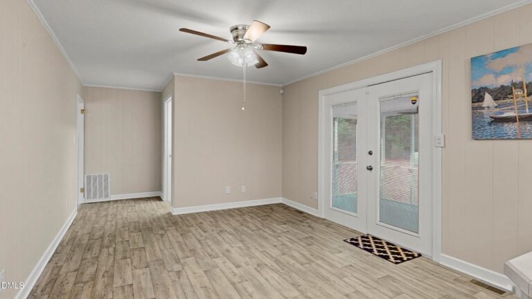 3306 Olivia Road