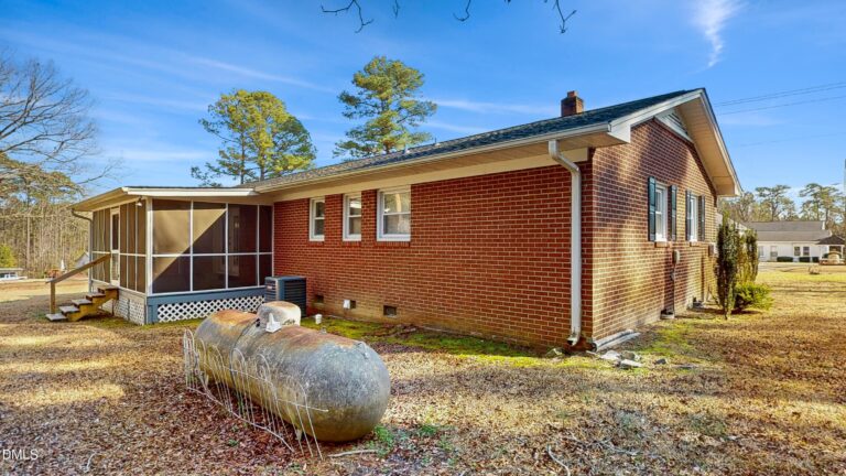 3306 Olivia Road