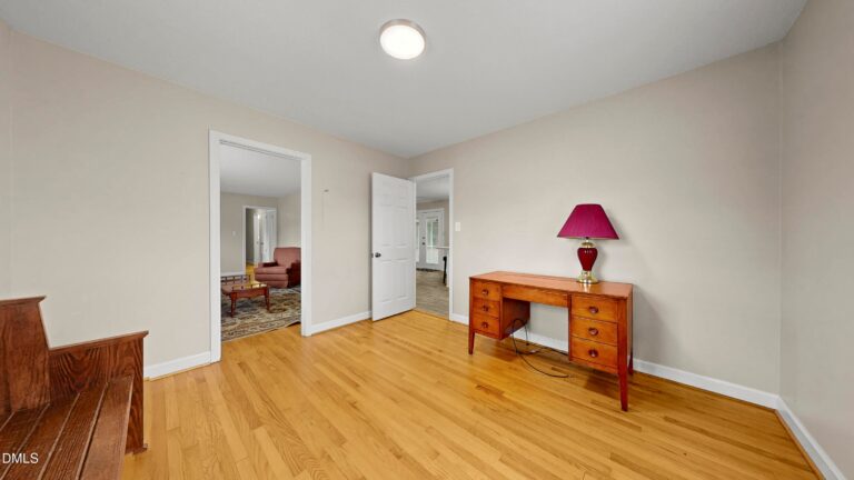 3306 Olivia Road