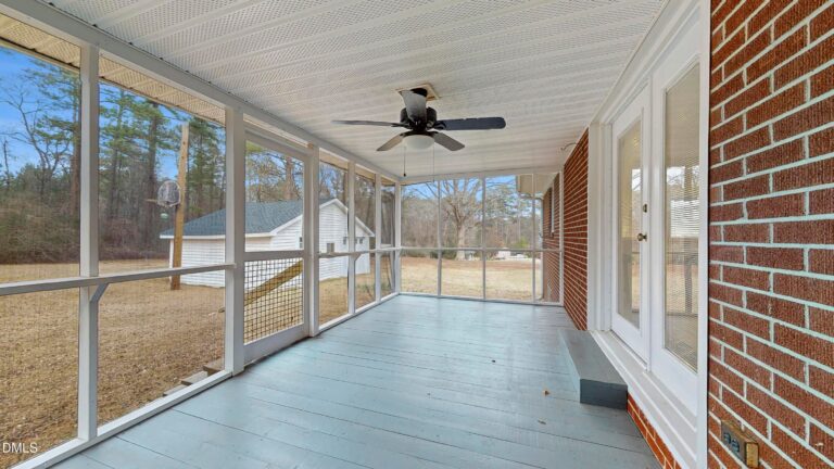 3306 Olivia Road